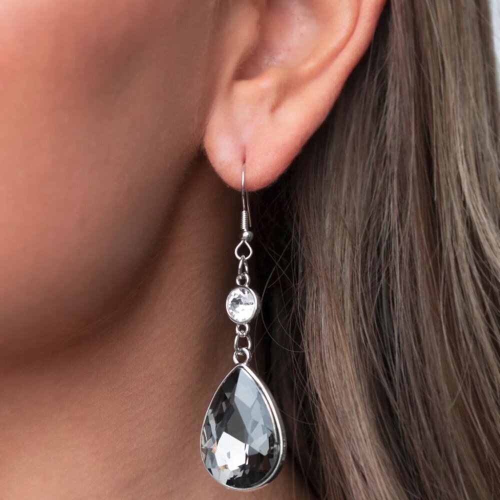Paparazzi Jewelry Accessories - Smile for the Camera - Silver Earrings - Vintage